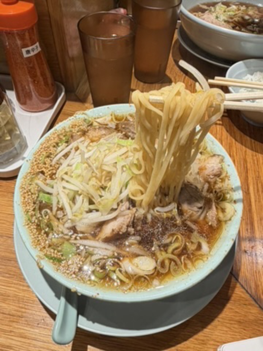 麺リフト・辛チャーシュー麺