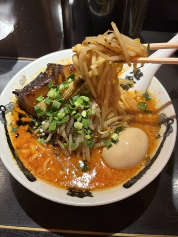 カラシビ味噌らー麺 鬼金棒 麺リフト