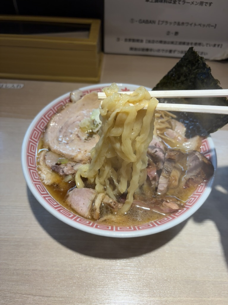 まるえ中華そば 麺リフト