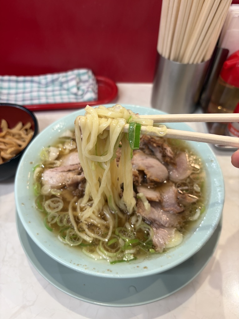 なぎちゃんラーメン 麺リフト