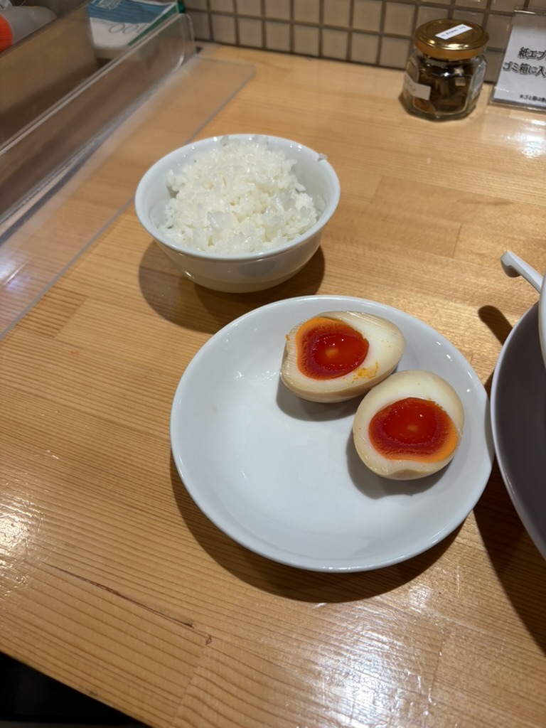 メンドコロ天鳳 味付玉子とライス